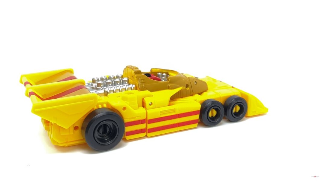 Transformers Legacy Dragstrip In Hand Image  (33 of 42)